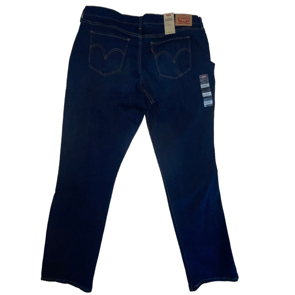 NWT Levi’s Classic Straight Mid Rise sculpt jeans Size 18Med W 34 X L 30.